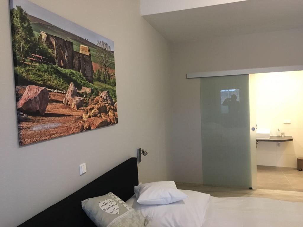 Boardinghouse Alte Bank Hotel Wollstein Ngoại thất bức ảnh