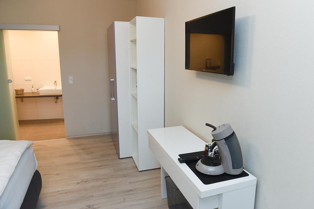 Boardinghouse Alte Bank Hotel Wollstein Ngoại thất bức ảnh
